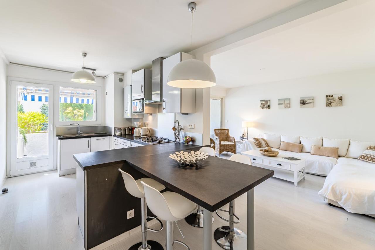 Cassis Center Apartment ภายนอก รูปภาพ