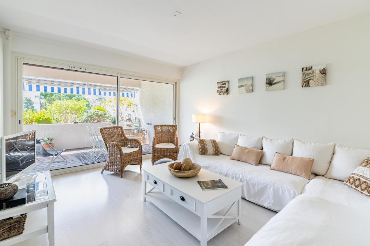 Cassis Center Apartment ภายนอก รูปภาพ
